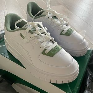 Puma Size 7 Platform Sneakers